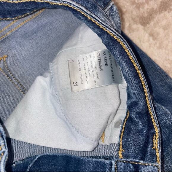 KanCan medium wash medium rise factory distressed straight leg jeans SZ 7 (27") - Picture 8 of 9